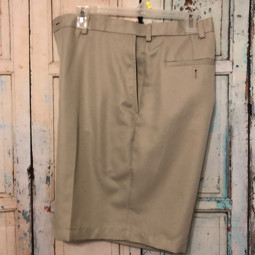 Haggar Men’s Beige Shorts 38W